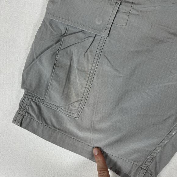 Levi’s Carrier Cargo Shorts Men's 38 Gray Ripstop Outdoor Pockets Hiking Casual - Picture 2 of 12